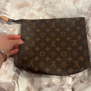 BRAND NEW LOuis Vuitton Toiletry 26
